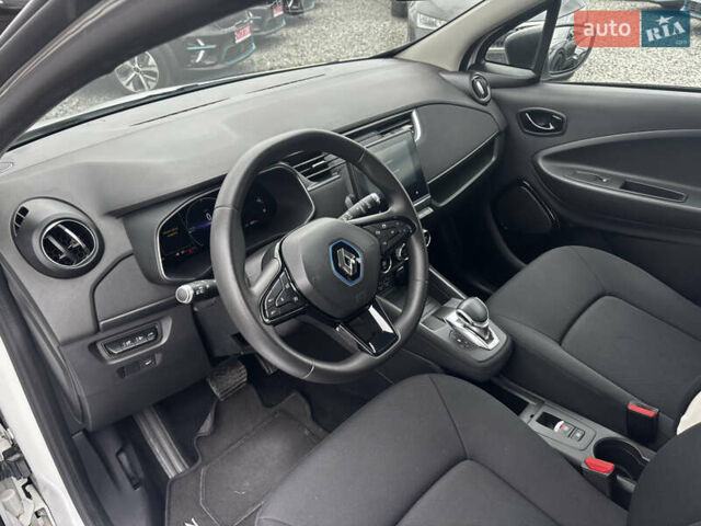 Белый Рено Зое, объемом двигателя 0 л и пробегом 41 тыс. км за 11600 $, фото 24 на Automoto.ua