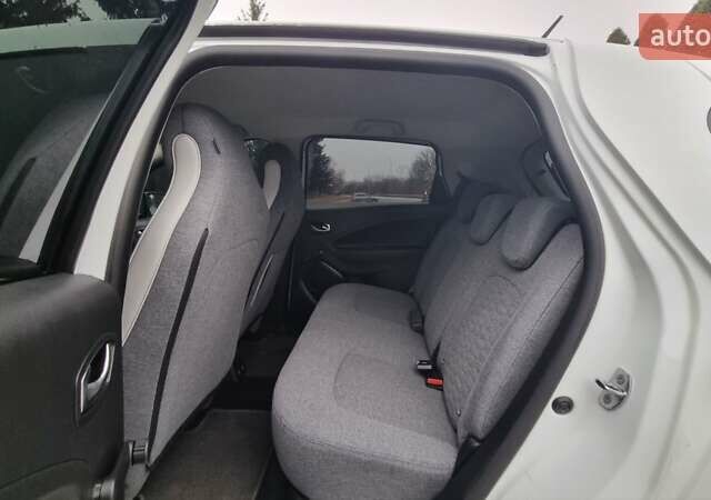 Білий Рено Зое, об'ємом двигуна 0 л та пробігом 78 тис. км за 11800 $, фото 15 на Automoto.ua