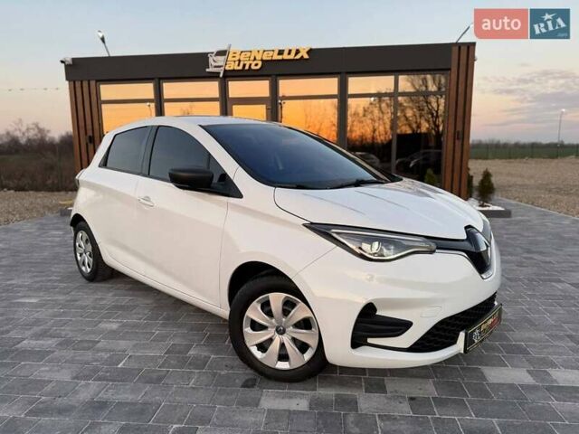 Белый Рено Зое, объемом двигателя 0 л и пробегом 92 тыс. км за 11499 $, фото 33 на Automoto.ua