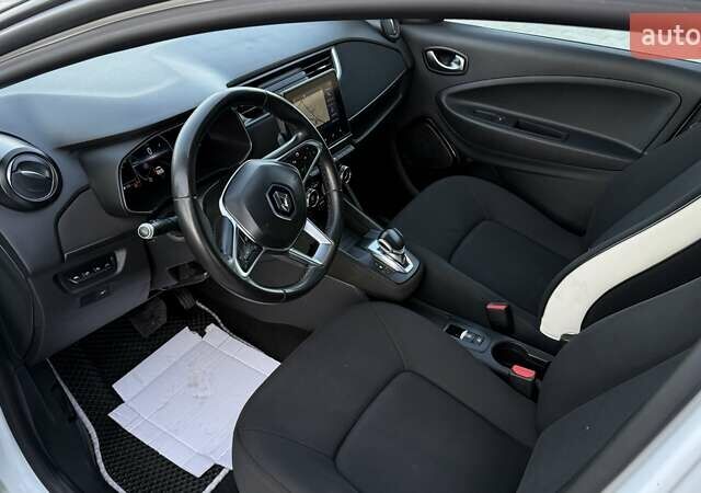 Рено Зое 2020 в Тернополе на Automoto.ua Белый Рено Зое, объемом двигателя 0 л и пробегом 104 тыс. км за 12499 $, фото 19 на Automoto.ua