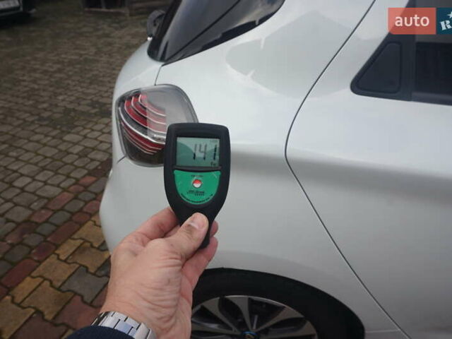 Белый Рено Зое, объемом двигателя 0 л и пробегом 122 тыс. км за 13000 $, фото 74 на Automoto.ua