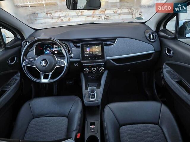 Белый Рено Зое, объемом двигателя 0 л и пробегом 85 тыс. км за 12999 $, фото 29 на Automoto.ua