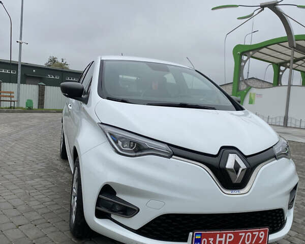 Белый Рено Зое, объемом двигателя 0 л и пробегом 42 тыс. км за 11700 $, фото 4 на Automoto.ua