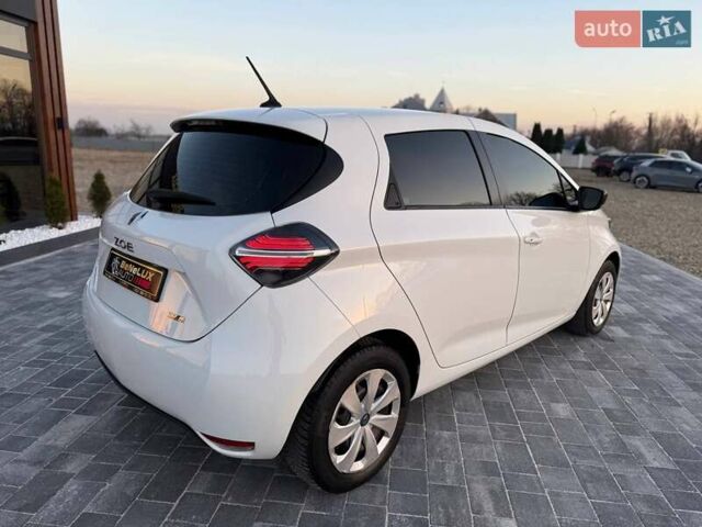 Белый Рено Зое, объемом двигателя 0 л и пробегом 92 тыс. км за 11499 $, фото 11 на Automoto.ua