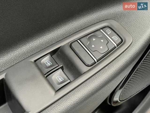 Белый Рено Зое, объемом двигателя 0 л и пробегом 66 тыс. км за 12499 $, фото 39 на Automoto.ua