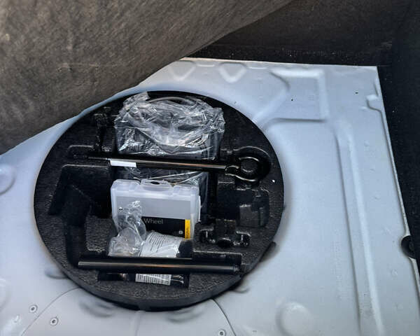 Белый Рено Зое, объемом двигателя 0 л и пробегом 74 тыс. км за 13499 $, фото 19 на Automoto.ua