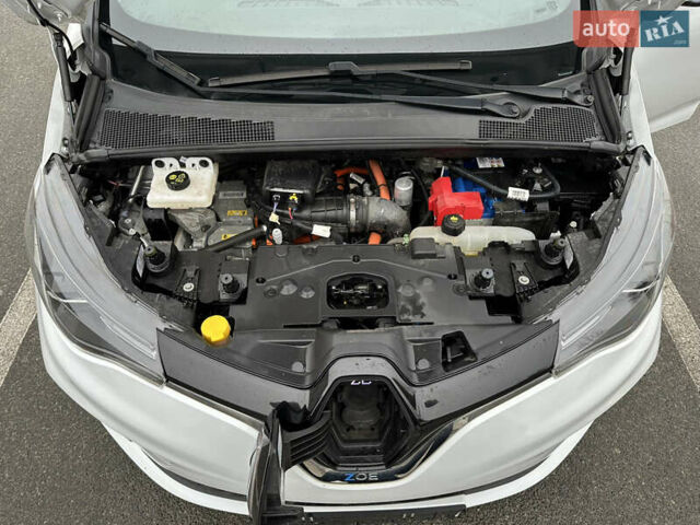 Білий Рено Зое, об'ємом двигуна 0 л та пробігом 77 тис. км за 12990 $, фото 41 на Automoto.ua