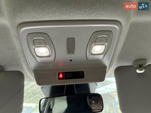 Белый Рено Зое, объемом двигателя 0 л и пробегом 36 тыс. км за 12900 $, фото 35 на Automoto.ua