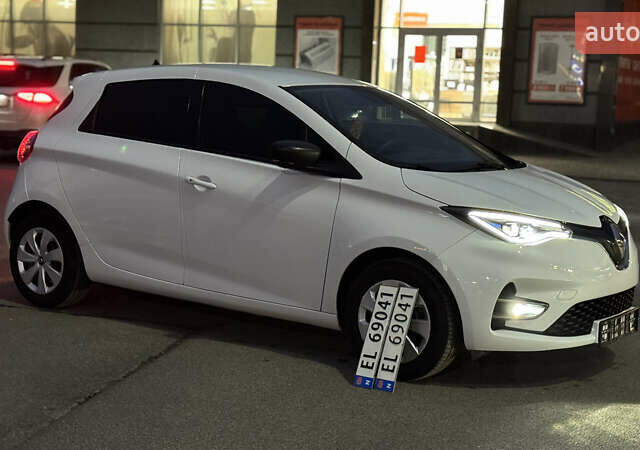 Белый Рено Зое, объемом двигателя 0 л и пробегом 44 тыс. км за 12950 $, фото 4 на Automoto.ua