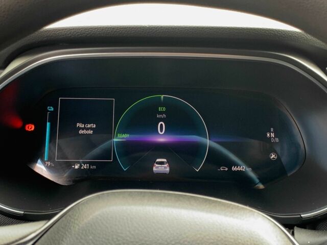 Белый Рено Зое, объемом двигателя 0 л и пробегом 66 тыс. км за 12499 $, фото 18 на Automoto.ua