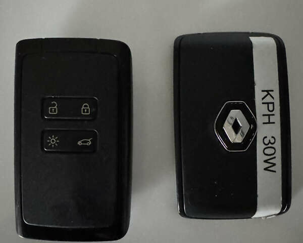 Белый Рено Зое, объемом двигателя 0 л и пробегом 97 тыс. км за 11900 $, фото 50 на Automoto.ua