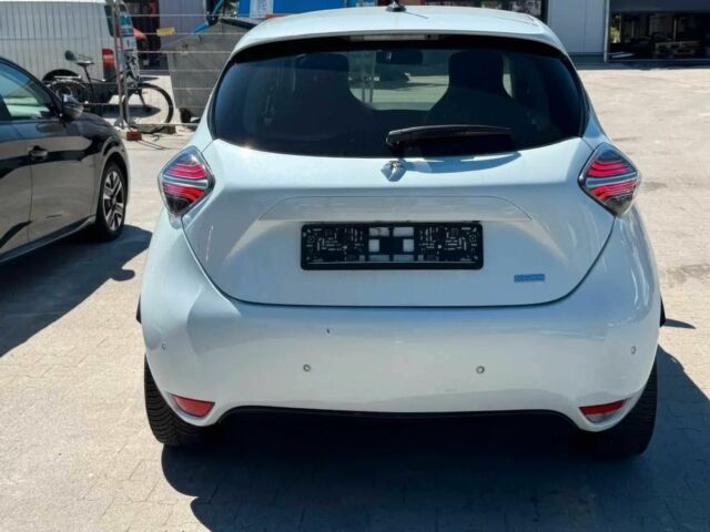 Белый Рено Зое, объемом двигателя 0 л и пробегом 38 тыс. км за 9200 $, фото 3 на Automoto.ua