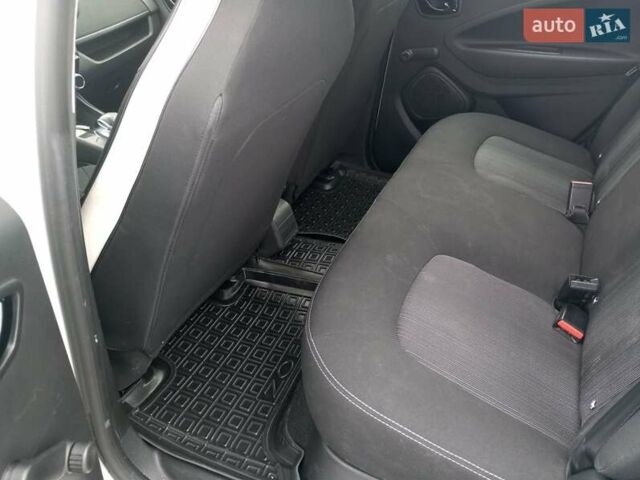 Білий Рено Зое, об'ємом двигуна 0 л та пробігом 116 тис. км за 10555 $, фото 16 на Automoto.ua