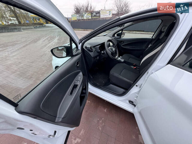 Белый Рено Зое, объемом двигателя 0 л и пробегом 116 тыс. км за 11499 $, фото 12 на Automoto.ua