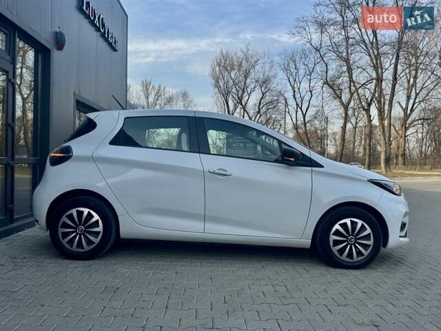 Белый Рено Зое, объемом двигателя 0 л и пробегом 86 тыс. км за 10850 $, фото 6 на Automoto.ua