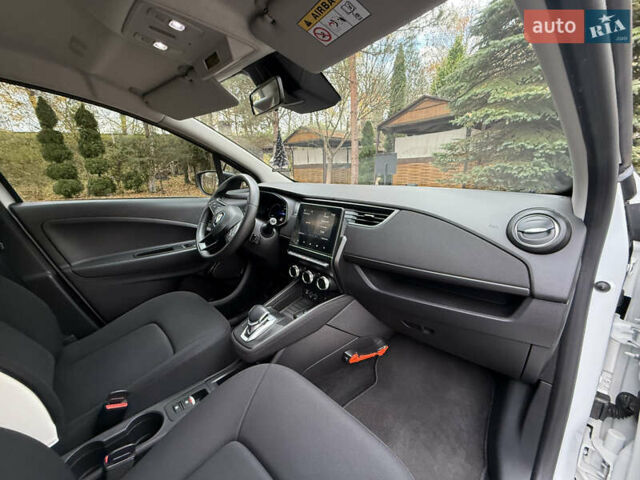 Білий Рено Зое, об'ємом двигуна 0 л та пробігом 30 тис. км за 12300 $, фото 14 на Automoto.ua