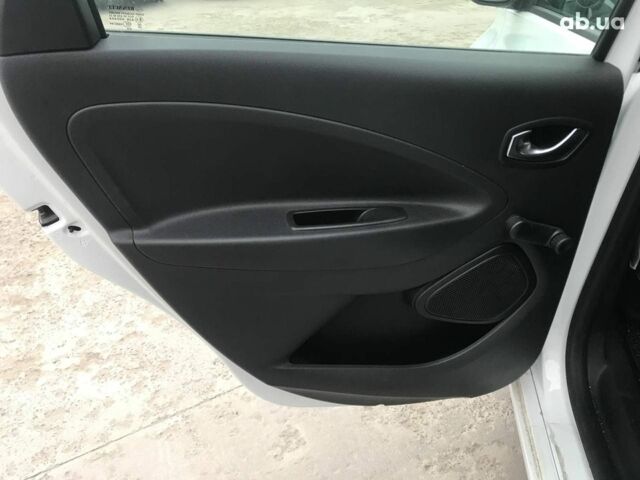 Білий Рено Зое, об'ємом двигуна 0 л та пробігом 40 тис. км за 13790 $, фото 7 на Automoto.ua