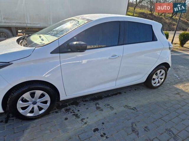 Білий Рено Зое, об'ємом двигуна 0 л та пробігом 27 тис. км за 13000 $, фото 4 на Automoto.ua
