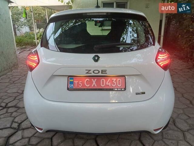 Білий Рено Зое, об'ємом двигуна 0 л та пробігом 28 тис. км за 11700 $, фото 4 на Automoto.ua