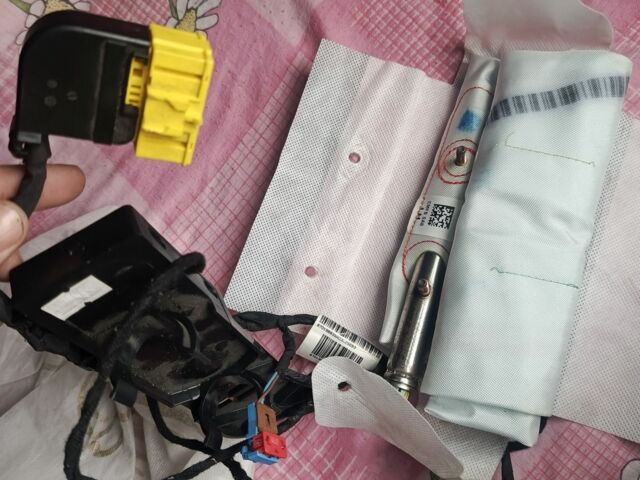 Білий Рено Зое, об'ємом двигуна 0 л та пробігом 153 тис. км за 500 $, фото 8 на Automoto.ua