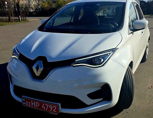 Белый Рено Зое, объемом двигателя 0 л и пробегом 112 тыс. км за 10900 $, фото 1 на Automoto.ua