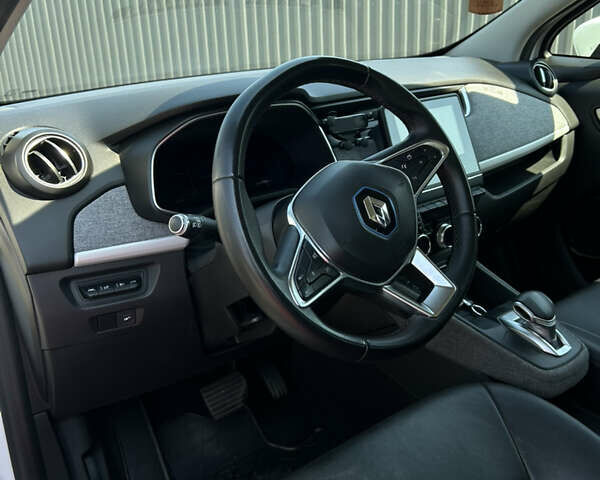 Белый Рено Зое, объемом двигателя 0 л и пробегом 119 тыс. км за 11700 $, фото 11 на Automoto.ua