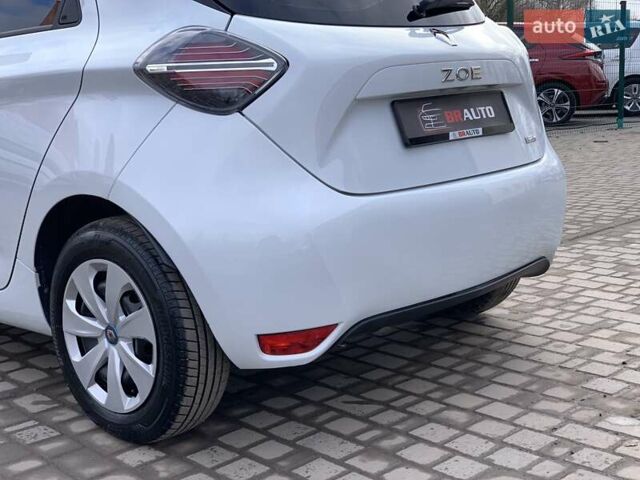 Белый Рено Зое, объемом двигателя 0 л и пробегом 66 тыс. км за 12499 $, фото 19 на Automoto.ua
