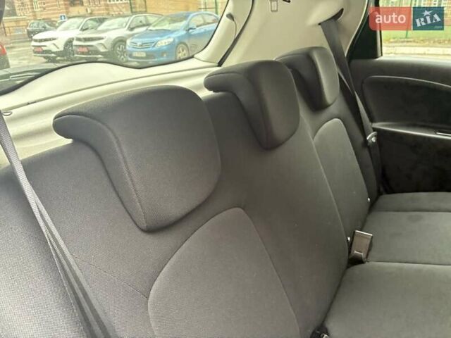 Белый Рено Зое, объемом двигателя 0 л и пробегом 39 тыс. км за 12300 $, фото 29 на Automoto.ua