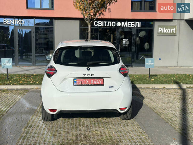 Белый Рено Зое, объемом двигателя 0 л и пробегом 45 тыс. км за 12000 $, фото 6 на Automoto.ua