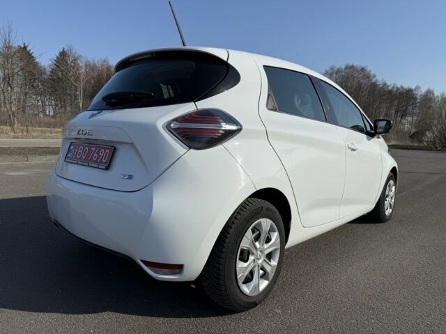 Белый Рено Зое, объемом двигателя 0 л и пробегом 150 тыс. км за 10600 $, фото 2 на Automoto.ua