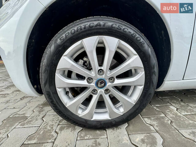 Белый Рено Зое, объемом двигателя 0 л и пробегом 55 тыс. км за 13300 $, фото 11 на Automoto.ua