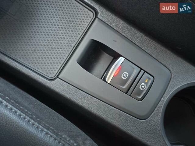 Белый Рено Зое, объемом двигателя 0 л и пробегом 85 тыс. км за 12999 $, фото 47 на Automoto.ua