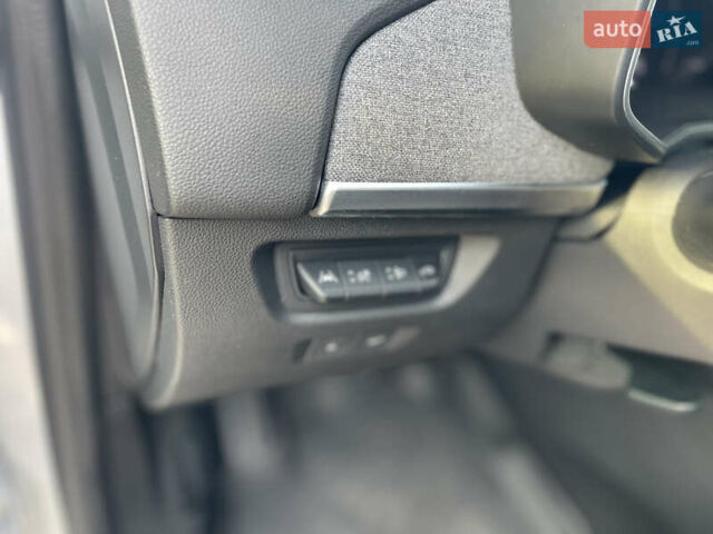 Белый Рено Зое, объемом двигателя 0 л и пробегом 106 тыс. км за 12299 $, фото 32 на Automoto.ua