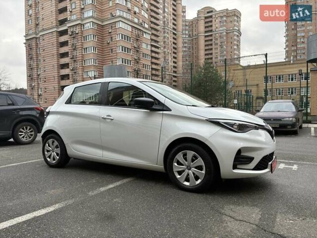 Белый Рено Зое, объемом двигателя 0 л и пробегом 39 тыс. км за 12300 $, фото 5 на Automoto.ua