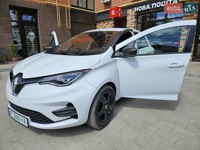 Белый Рено Зое, объемом двигателя 0 л и пробегом 28 тыс. км за 11900 $, фото 18 на Automoto.ua