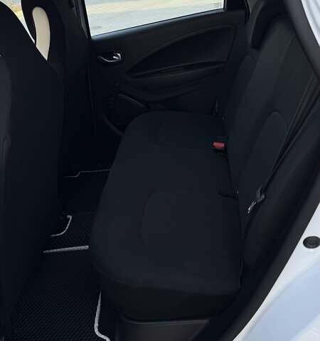 Рено Зое 2020 в Тернополе на Automoto.ua Белый Рено Зое, объемом двигателя 0 л и пробегом 104 тыс. км за 12499 $, фото 17 на Automoto.ua