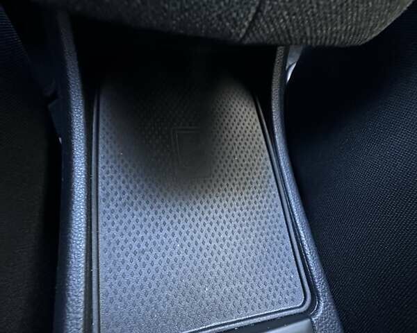 Белый Рено Зое, объемом двигателя 0 л и пробегом 83 тыс. км за 11999 $, фото 24 на Automoto.ua