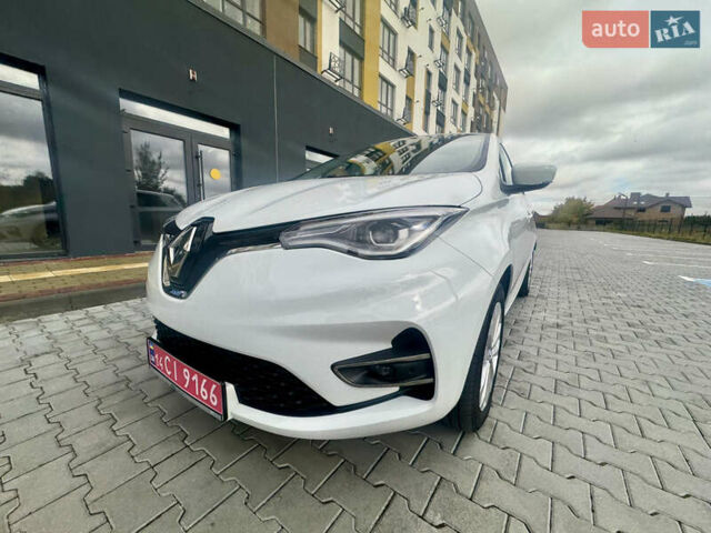 Белый Рено Зое, объемом двигателя 0 л и пробегом 70 тыс. км за 12999 $, фото 7 на Automoto.ua