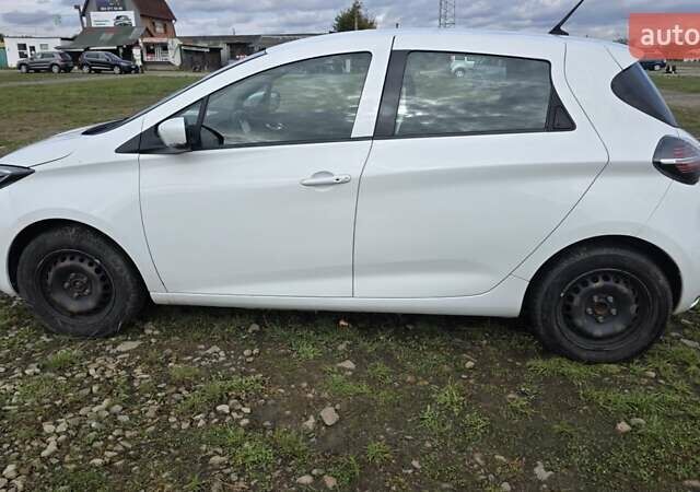 Белый Рено Зое, объемом двигателя 0 л и пробегом 111 тыс. км за 10900 $, фото 3 на Automoto.ua