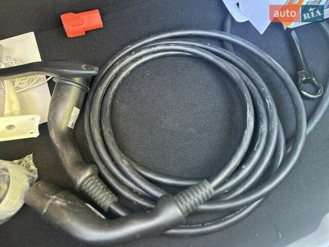 Белый Рено Зое, объемом двигателя 0 л и пробегом 83 тыс. км за 11999 $, фото 52 на Automoto.ua