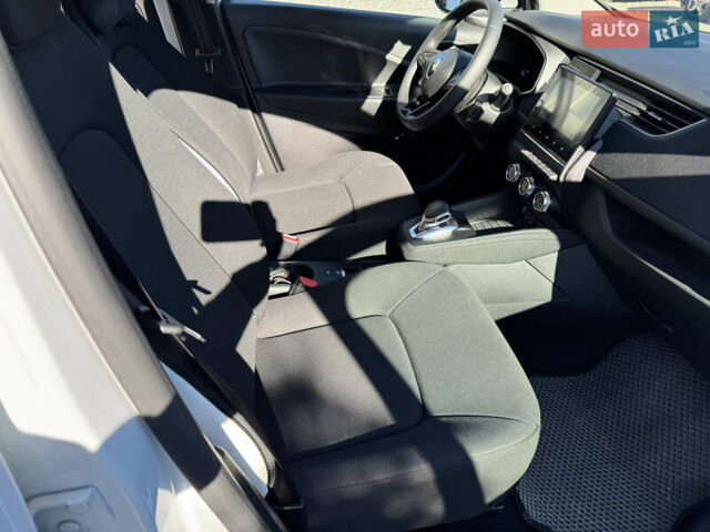 Рено Зое 2020 в Владимир-Волынский на Automoto.ua Белый Рено Зое, объемом двигателя 0 л и пробегом 55 тыс. км за 12000 $, фото 17 на Automoto.ua