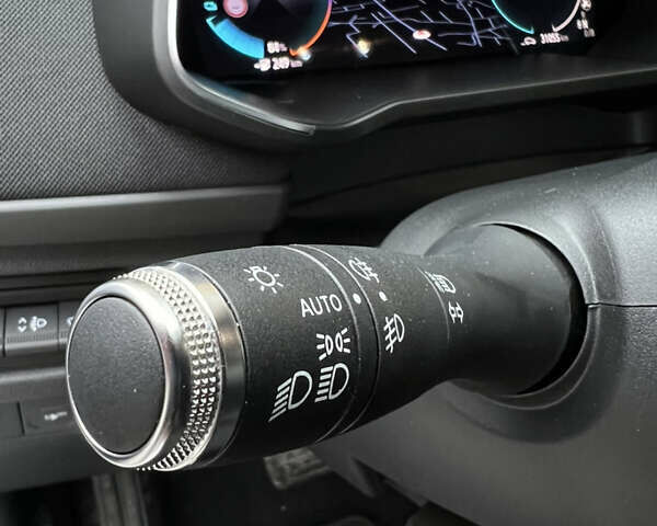 Белый Рено Зое, объемом двигателя 0 л и пробегом 31 тыс. км за 11999 $, фото 61 на Automoto.ua