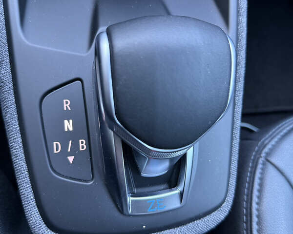 Білий Рено Зое, об'ємом двигуна 0 л та пробігом 23 тис. км за 13150 $, фото 37 на Automoto.ua