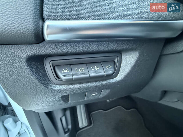 Білий Рено Зое, об'ємом двигуна 0 л та пробігом 23 тис. км за 13150 $, фото 27 на Automoto.ua