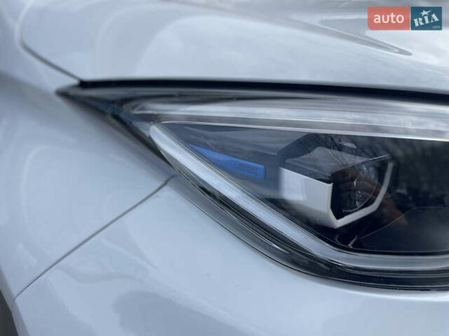 Белый Рено Зое, объемом двигателя 0 л и пробегом 106 тыс. км за 12299 $, фото 7 на Automoto.ua