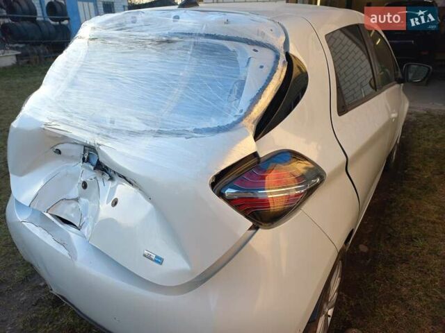 Белый Рено Зое, объемом двигателя 0 л и пробегом 19 тыс. км за 8900 $, фото 8 на Automoto.ua