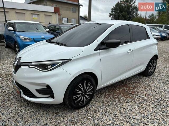 Белый Рено Зое, объемом двигателя 0 л и пробегом 105 тыс. км за 11999 $, фото 3 на Automoto.ua