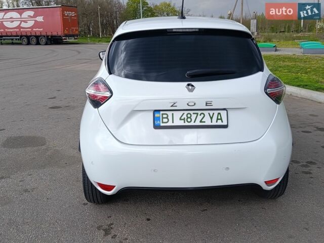 Белый Рено Зое, объемом двигателя 0 л и пробегом 56 тыс. км за 13500 $, фото 32 на Automoto.ua