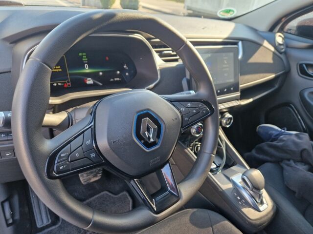 Белый Рено Зое, объемом двигателя 0 л и пробегом 27 тыс. км за 13000 $, фото 7 на Automoto.ua