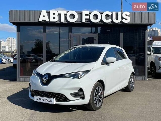 Белый Рено Зое, объемом двигателя 0 л и пробегом 217 тыс. км за 11990 $, фото 3 на Automoto.ua